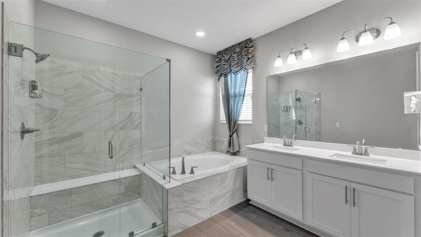 SEASONS AT MATTIE POINTE - Residential