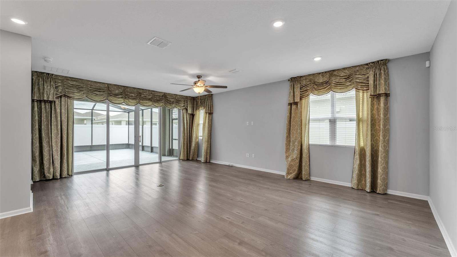 1160 MATTIE POINTE BOULEVARD