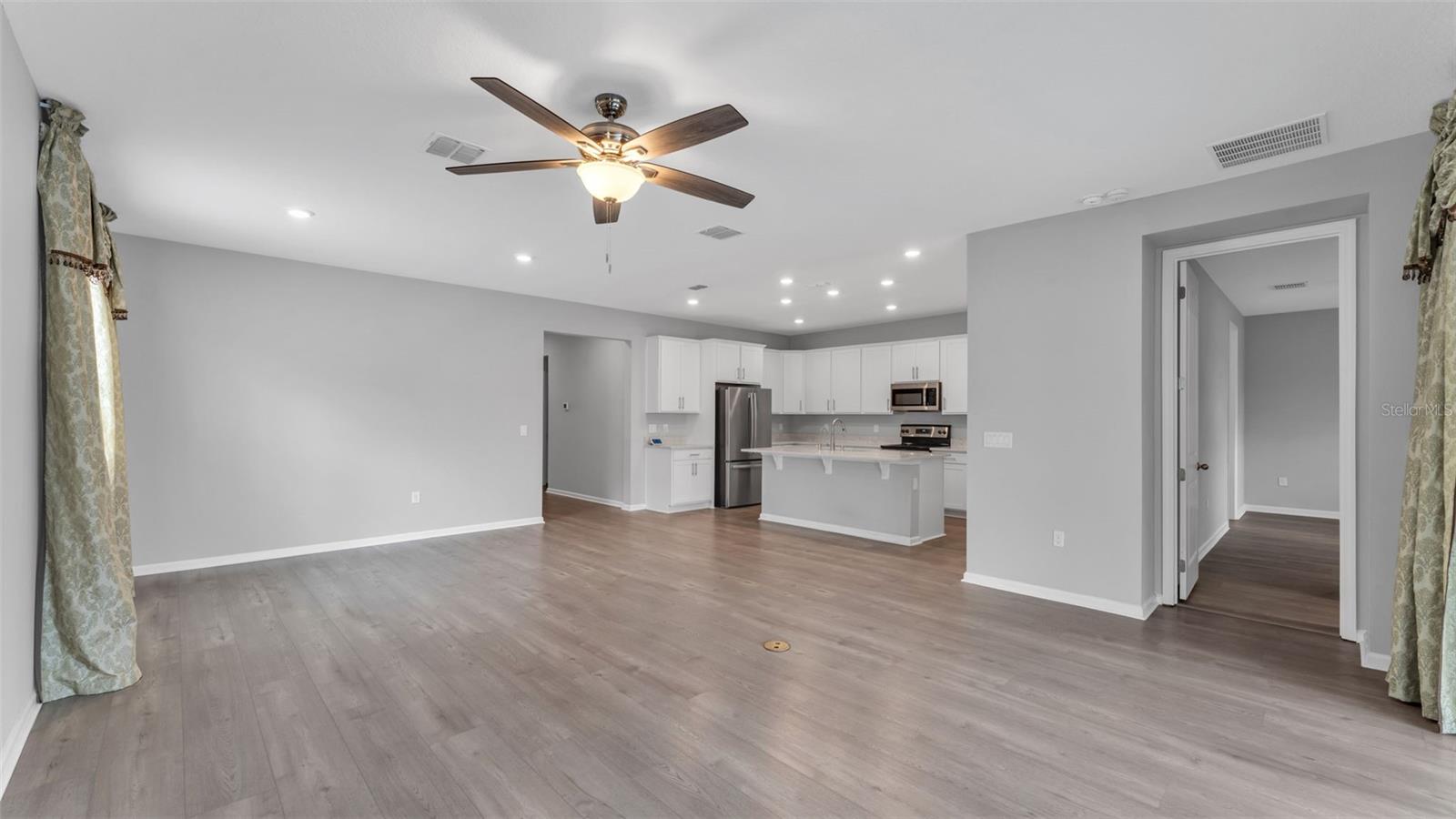 1160 MATTIE POINTE BOULEVARD