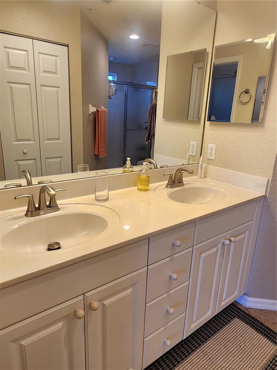 CEDAR HOLLOW AT TARA - Residential Lease