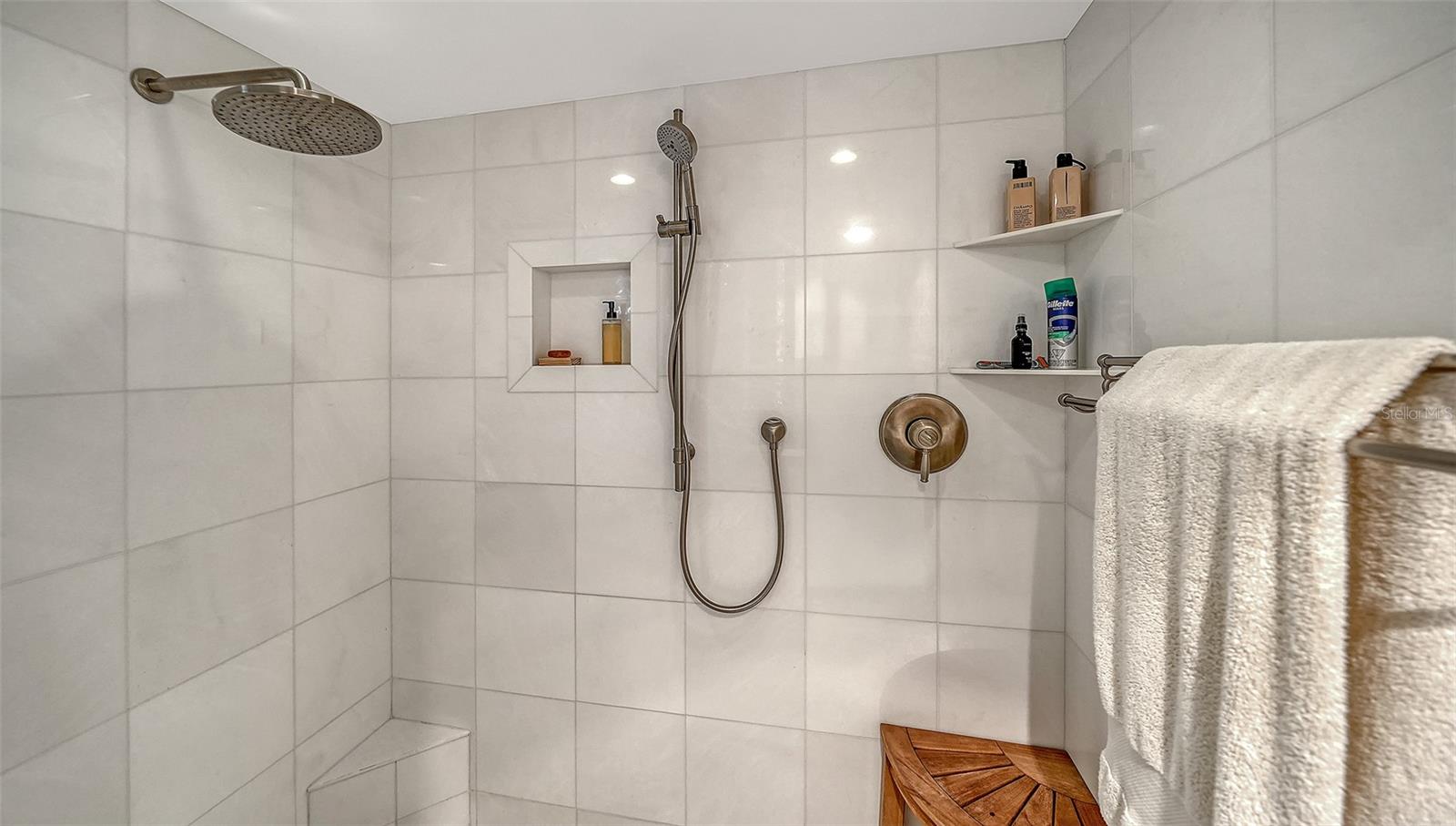 CONDO ON THE BAY TOWER II - Residential