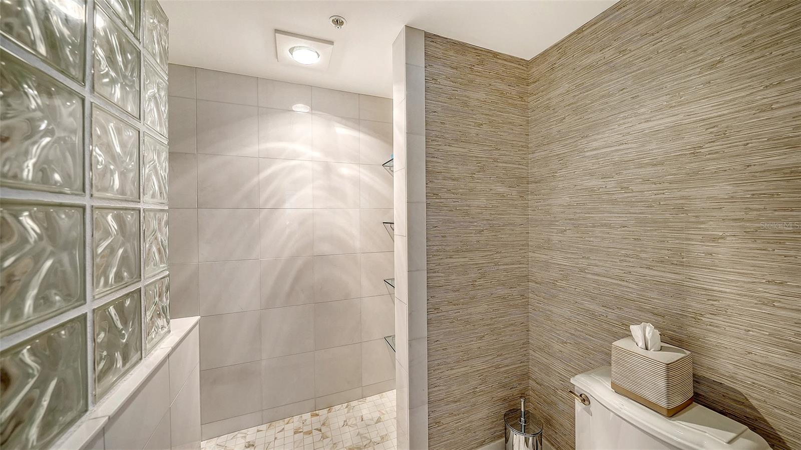 CONDO ON THE BAY TOWER II - Residential