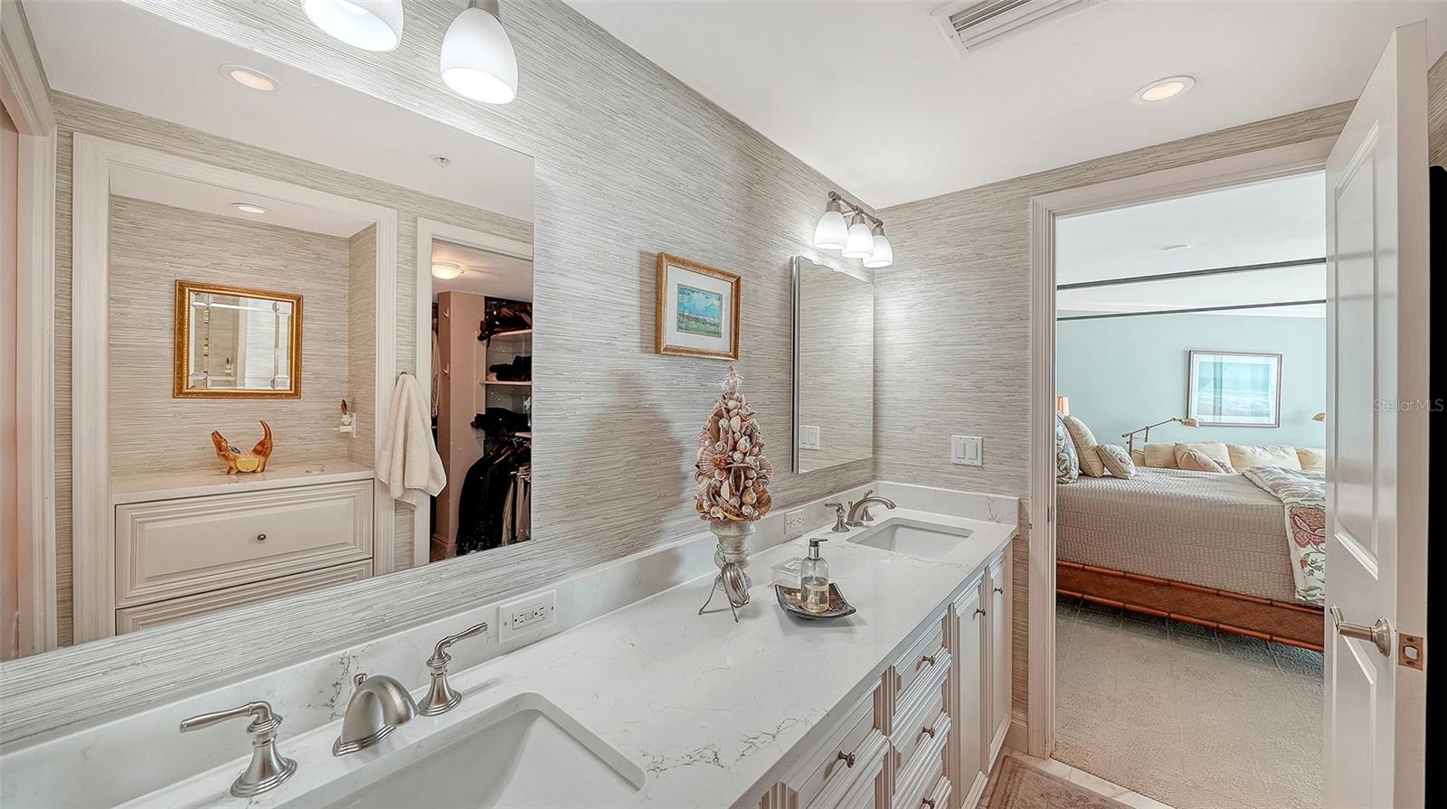 CONDO ON THE BAY TOWER II - Residential