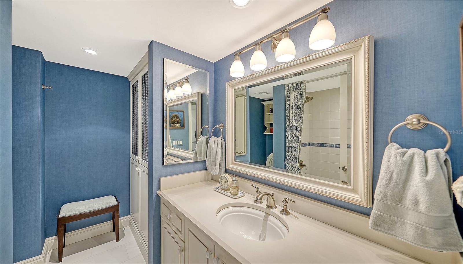 CONDO ON THE BAY TOWER II - Residential