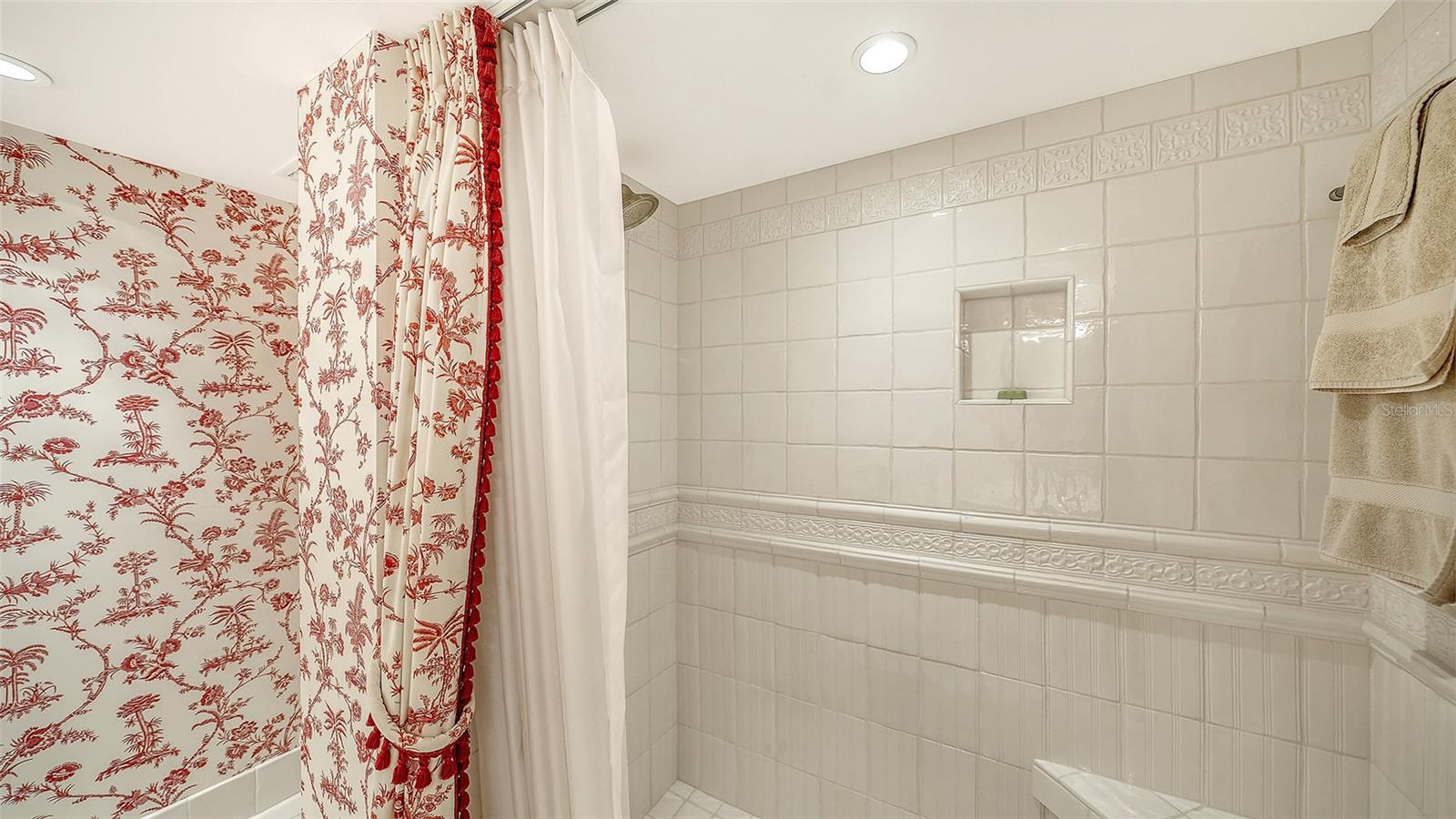 CONDO ON THE BAY TOWER II - Residential