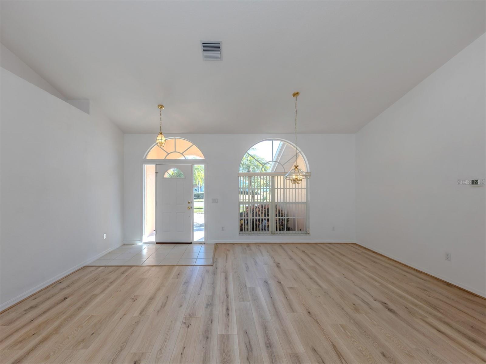 123 VENICE PALMS BOULEVARD