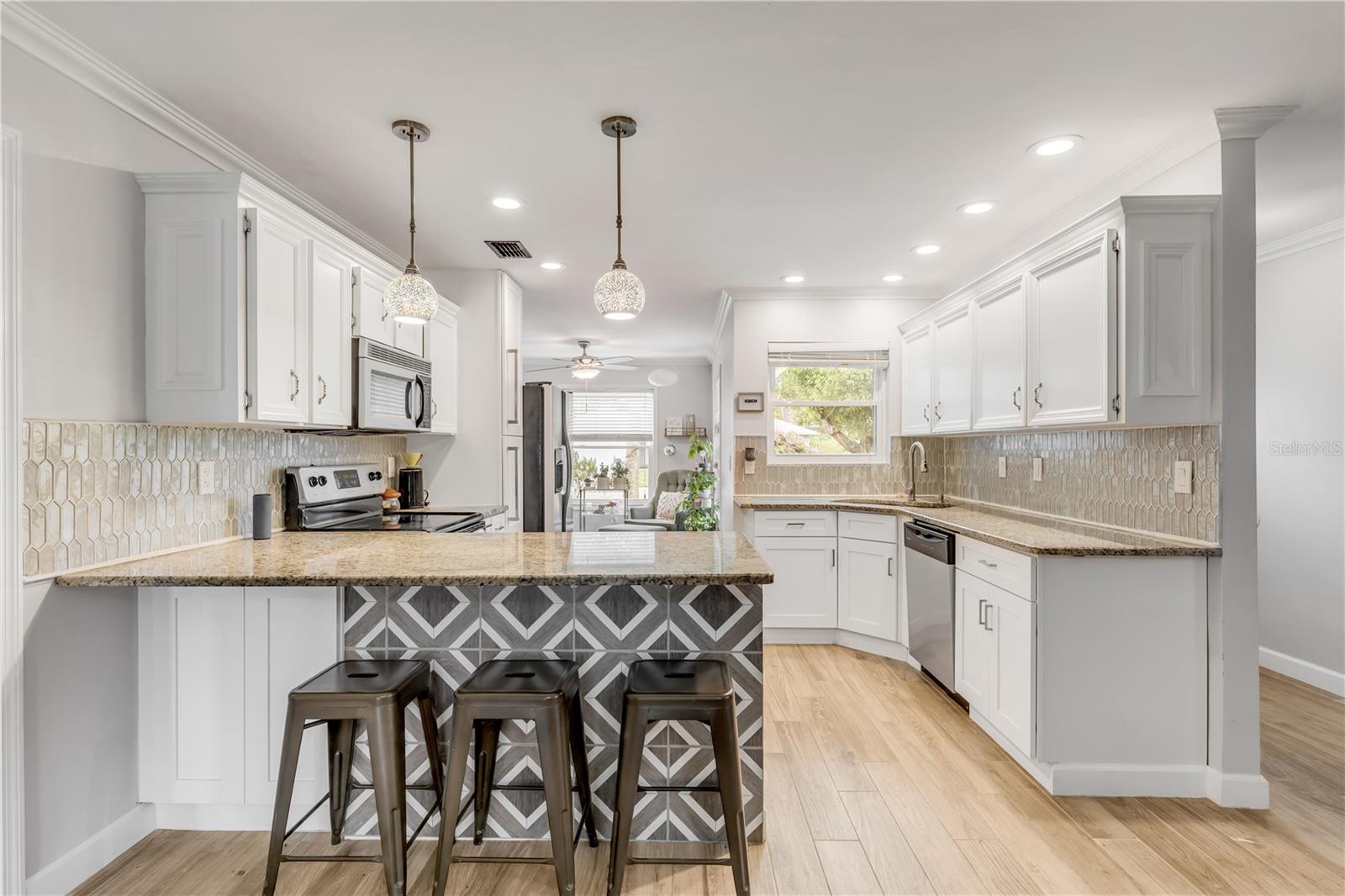 FLORIDA SHORES - Residential