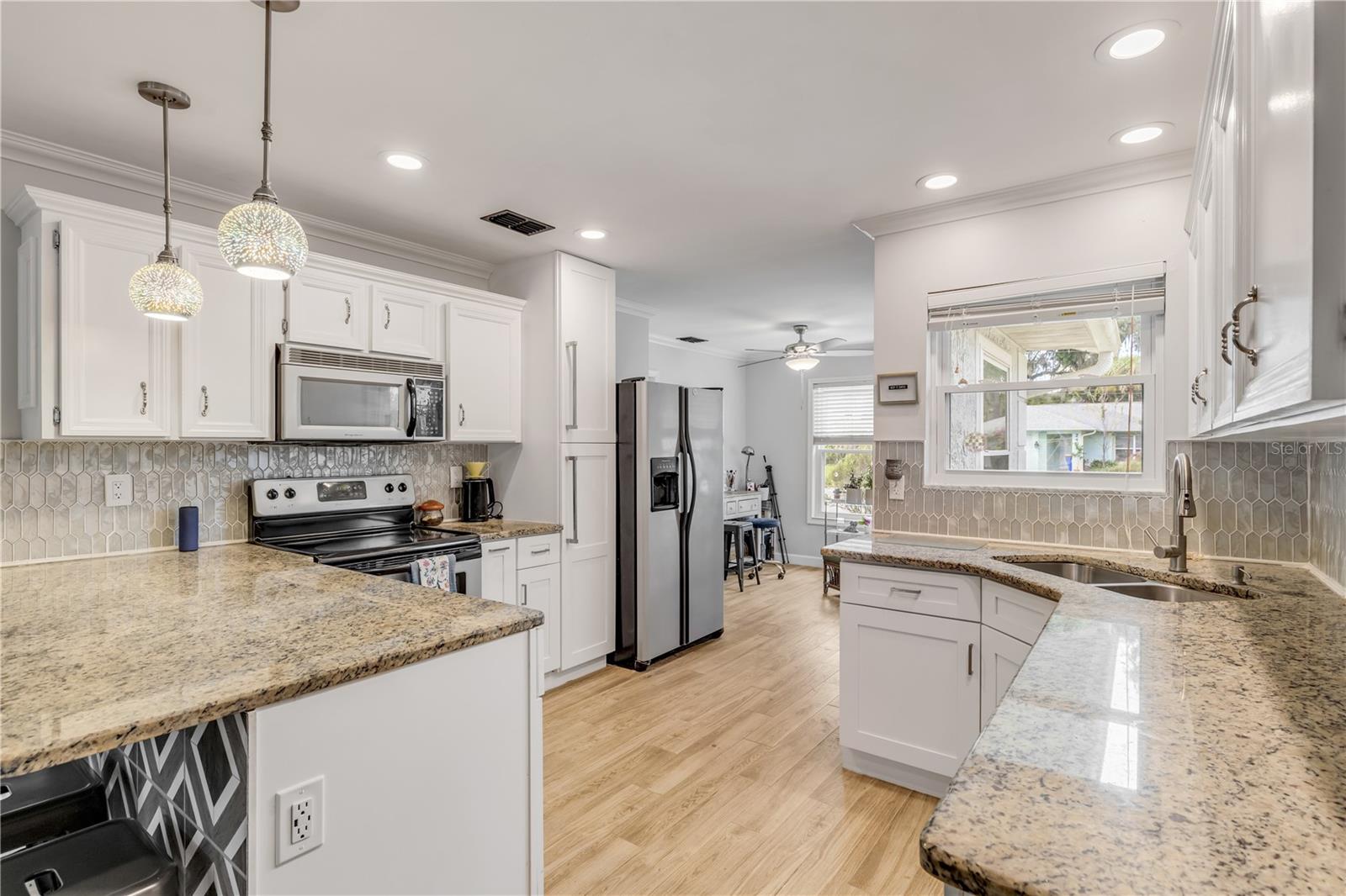 FLORIDA SHORES - Residential