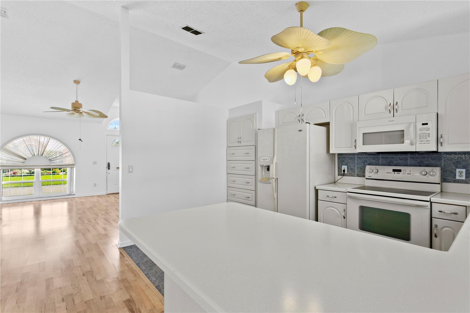 MAXIMO MOORINGS - Residential