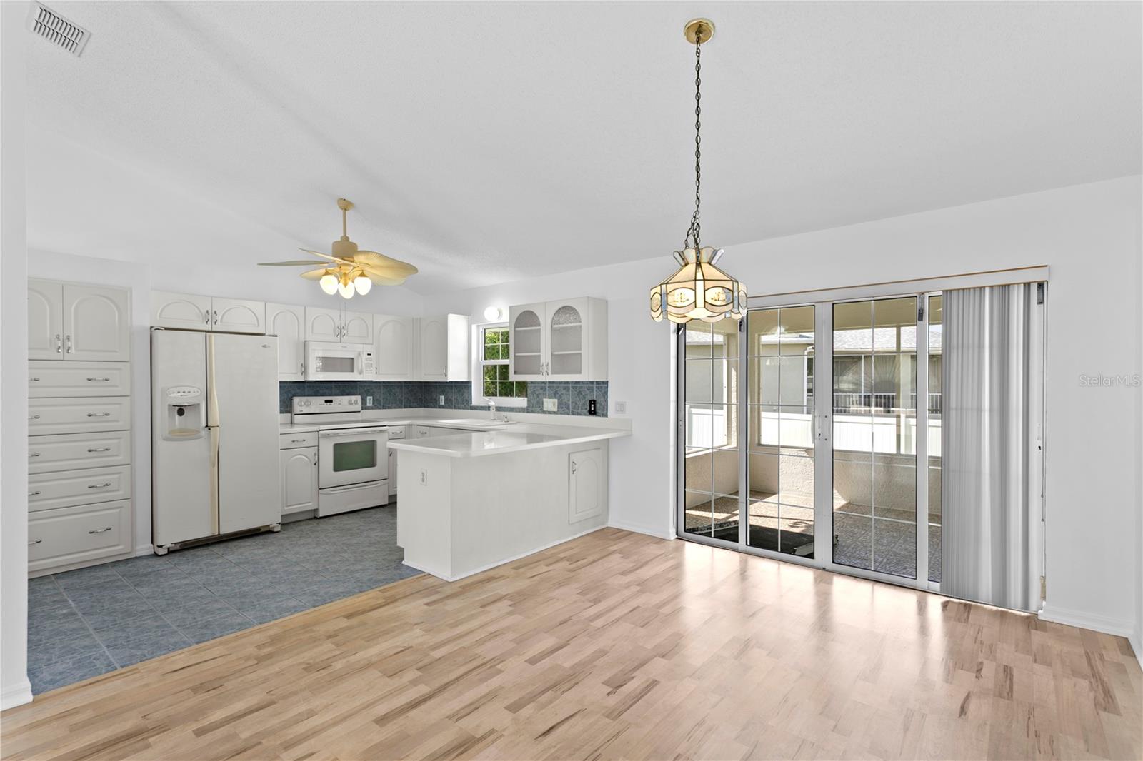 MAXIMO MOORINGS - Residential