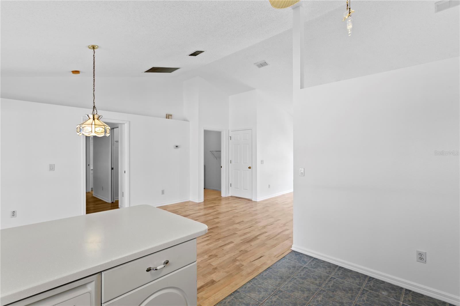 MAXIMO MOORINGS - Residential