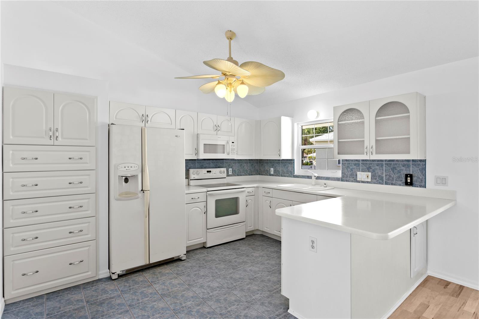 MAXIMO MOORINGS - Residential