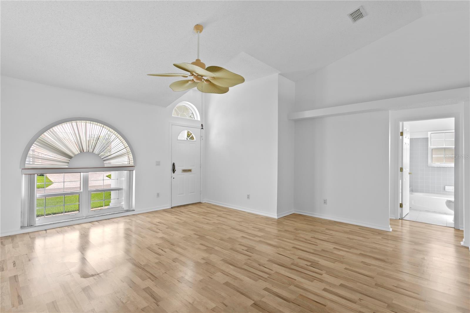 MAXIMO MOORINGS - Residential