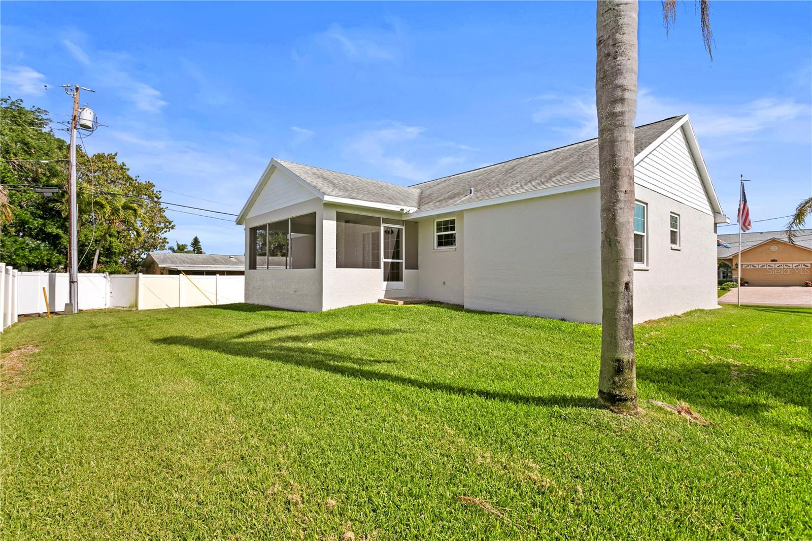 MAXIMO MOORINGS - Residential