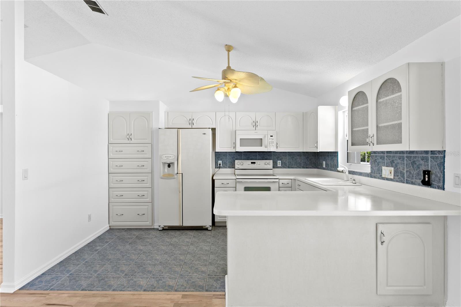 MAXIMO MOORINGS - Residential