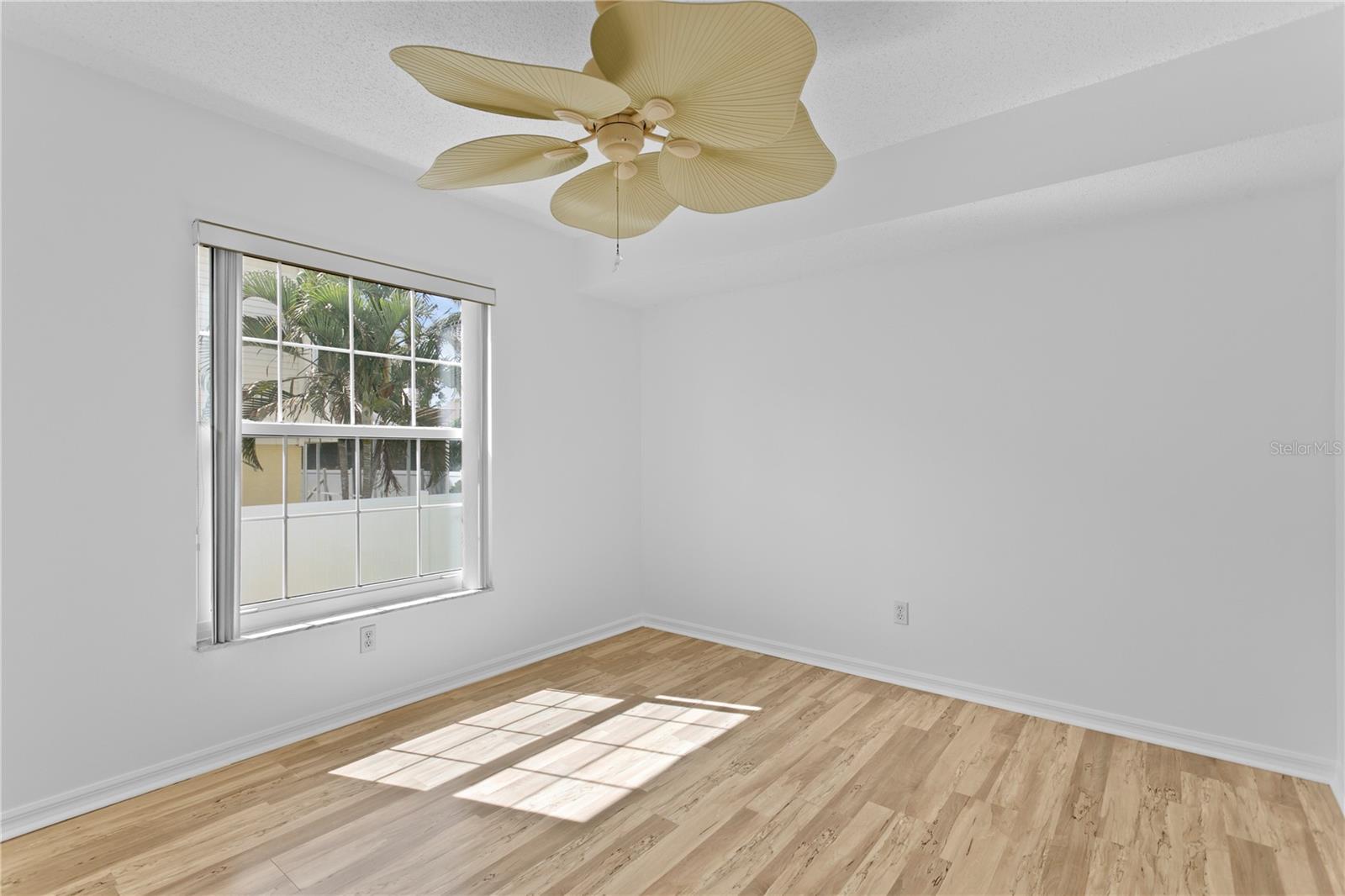 MAXIMO MOORINGS - Residential