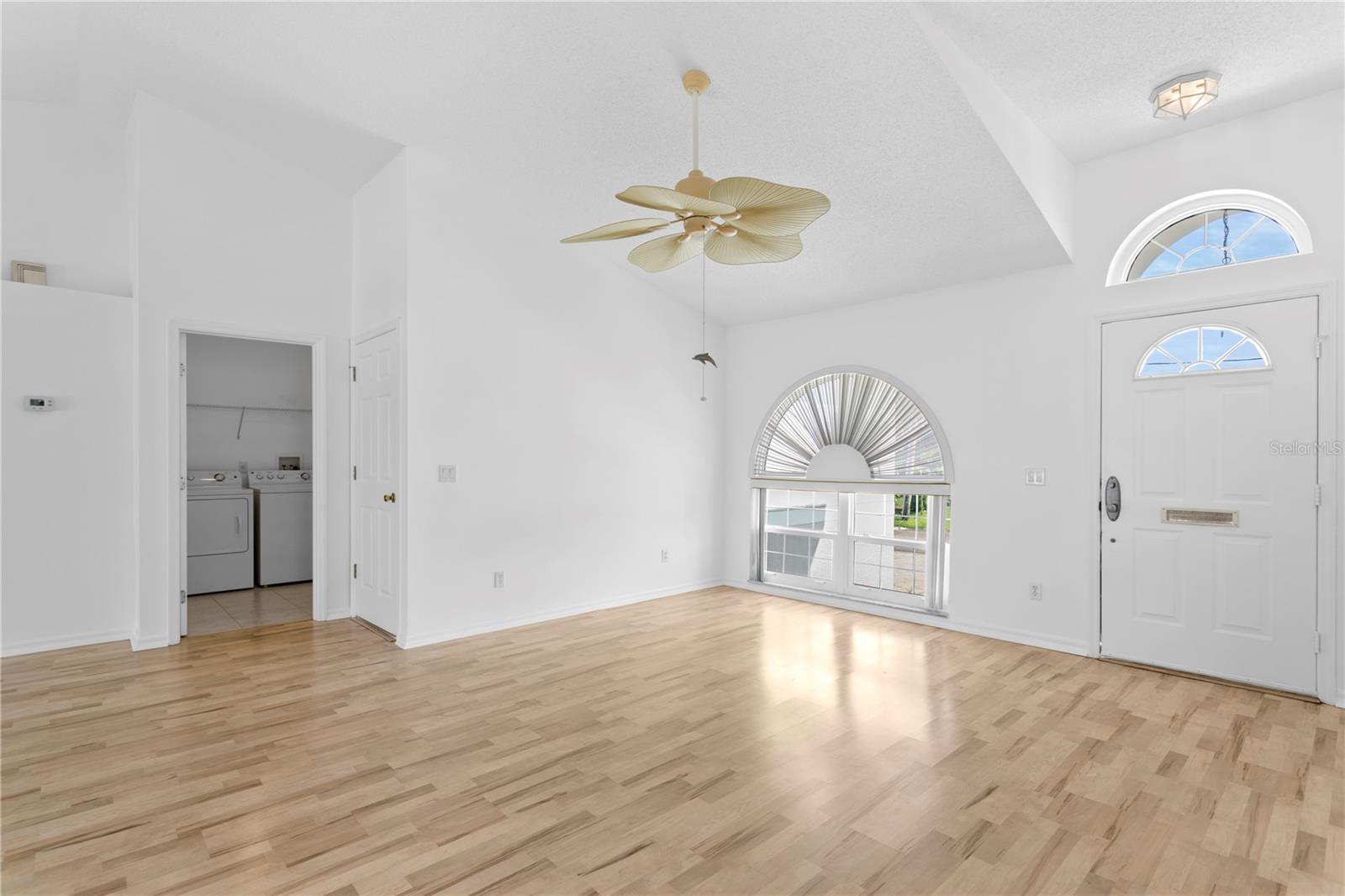 MAXIMO MOORINGS - Residential