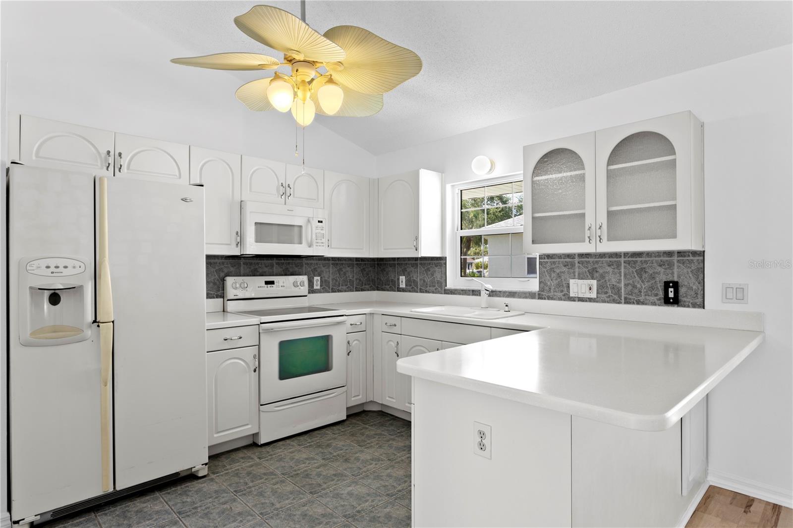 MAXIMO MOORINGS - Residential