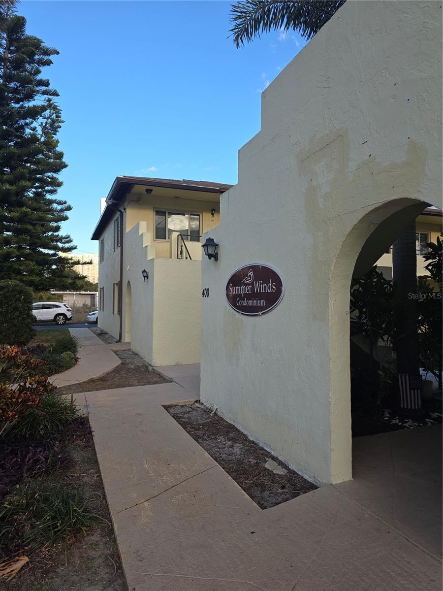 400 OAKRIDGE BOULEVARD 60