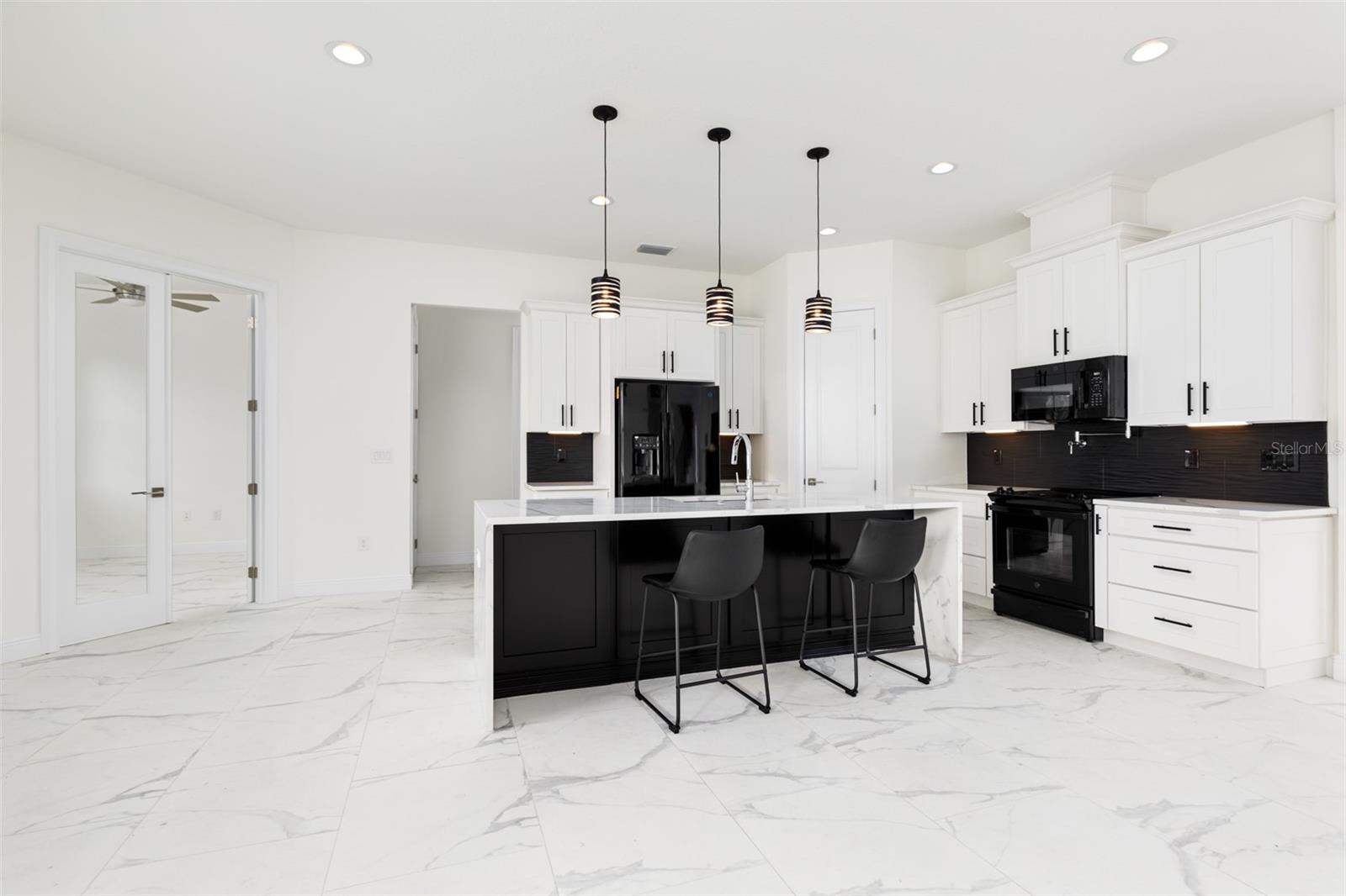 BAYHILL ESTATES ADD - Residential