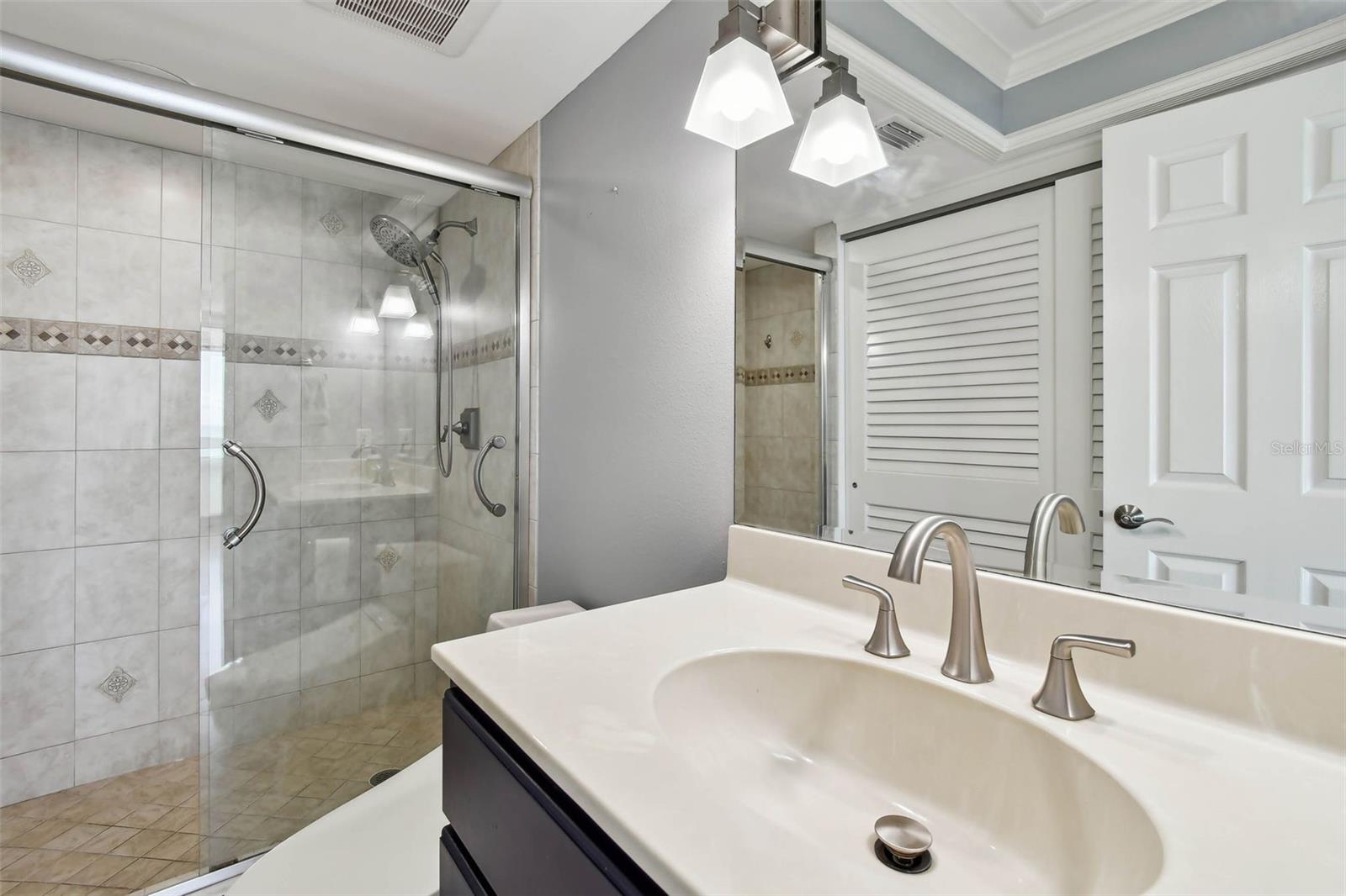 REDINGTON TOWERS 1 CONDO - Residential