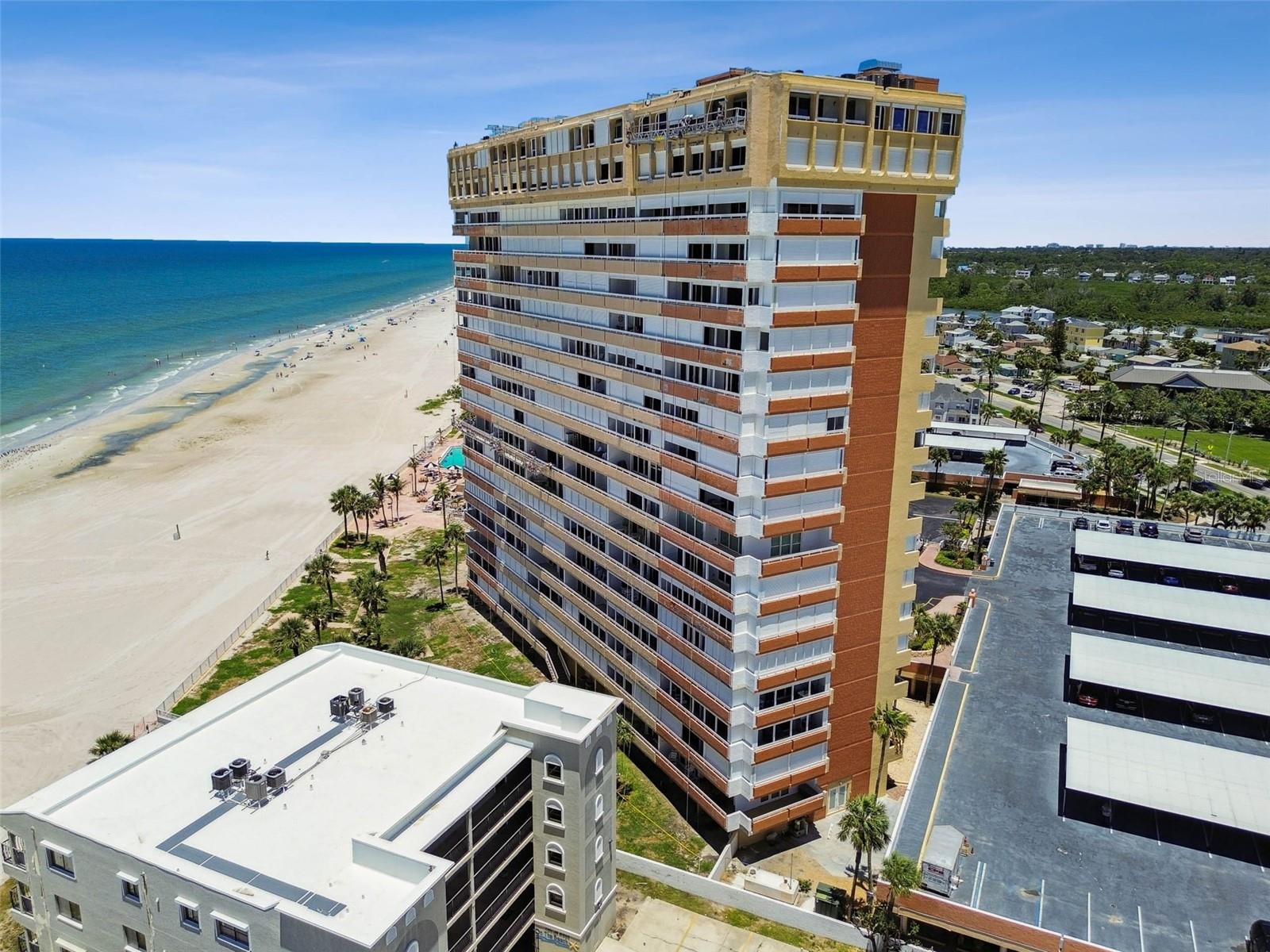REDINGTON TOWERS 1 CONDO - Residential