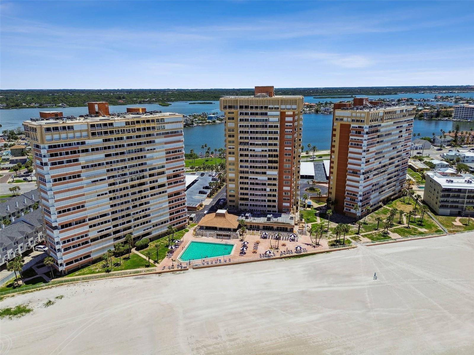 REDINGTON TOWERS 1 CONDO - Residential