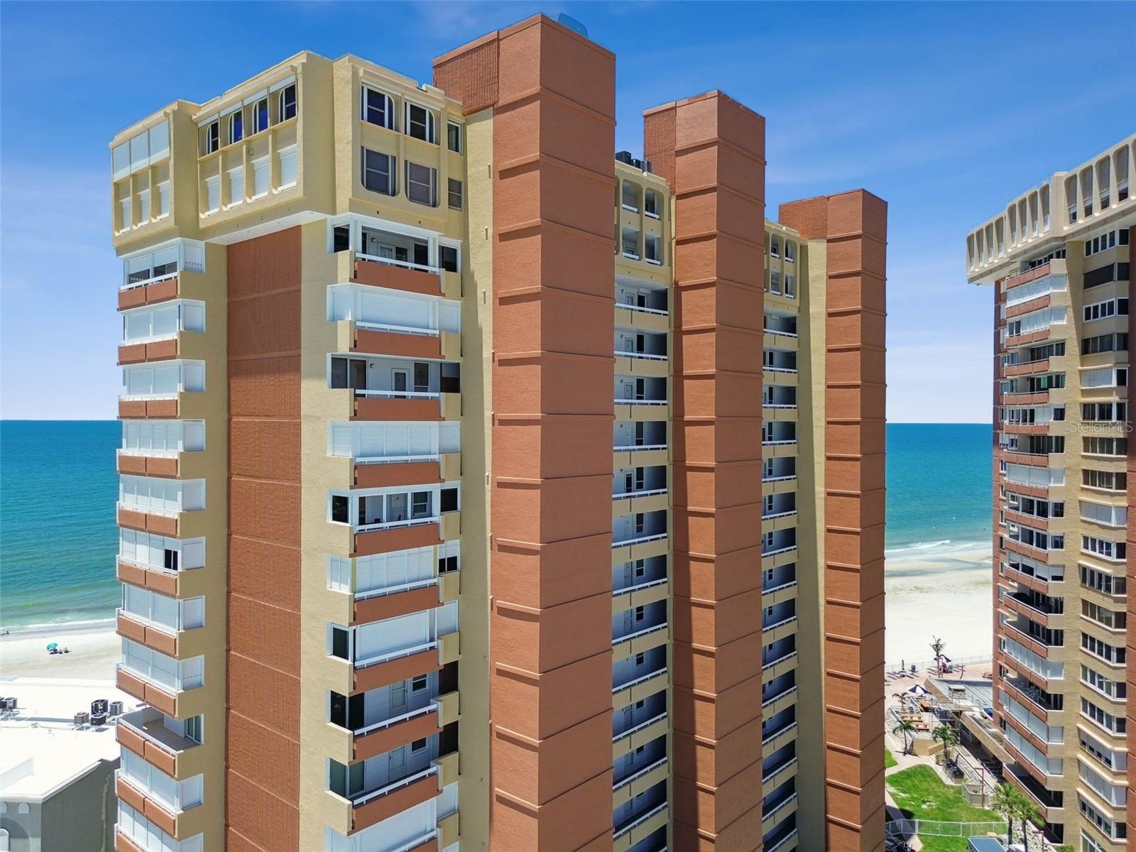 REDINGTON TOWERS 1 CONDO - Residential