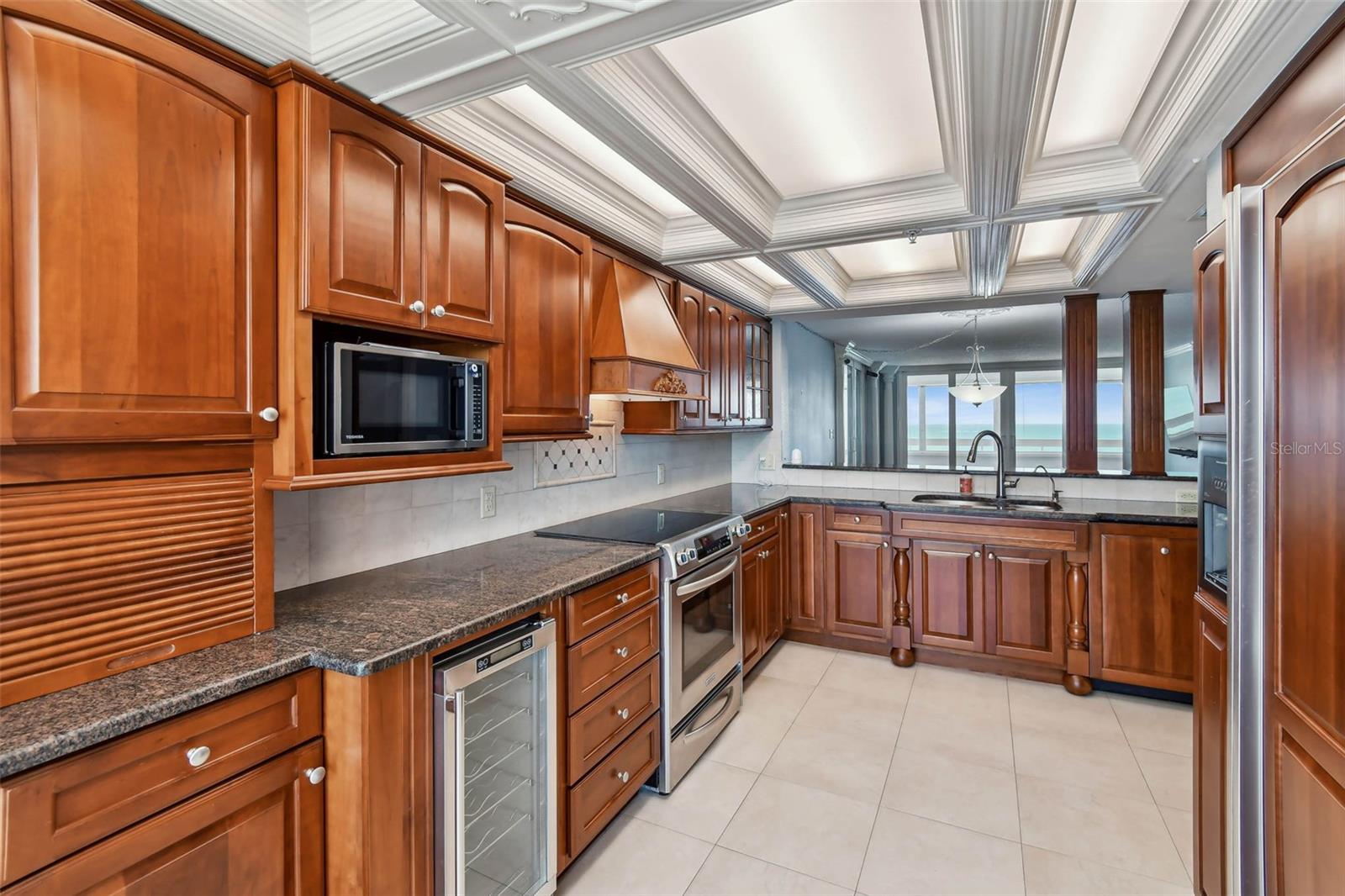 REDINGTON TOWERS 1 CONDO - Residential