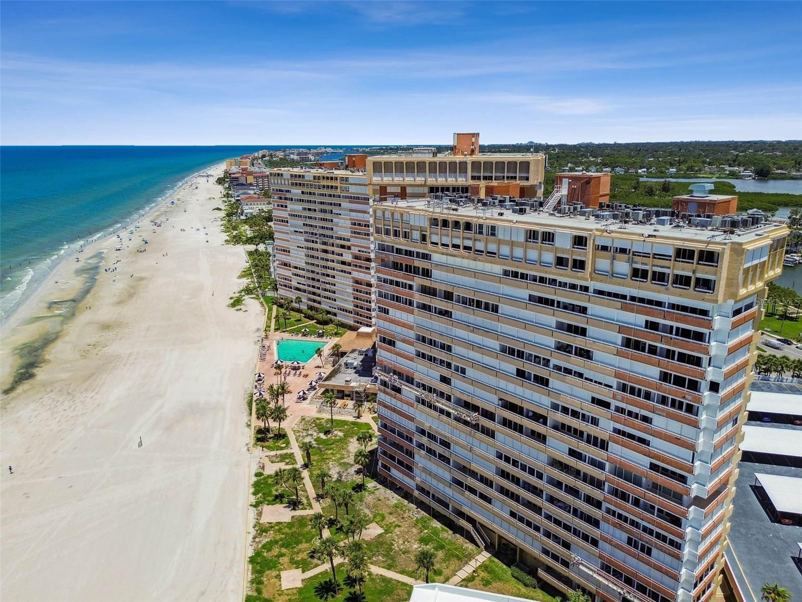 REDINGTON TOWERS 1 CONDO - Residential