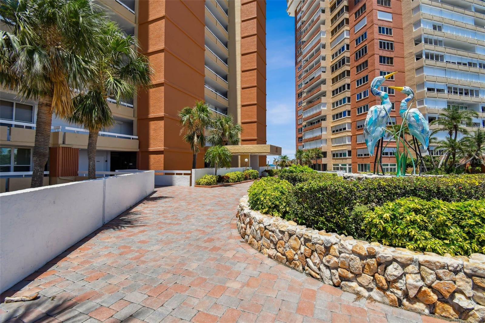 REDINGTON TOWERS 1 CONDO - Residential