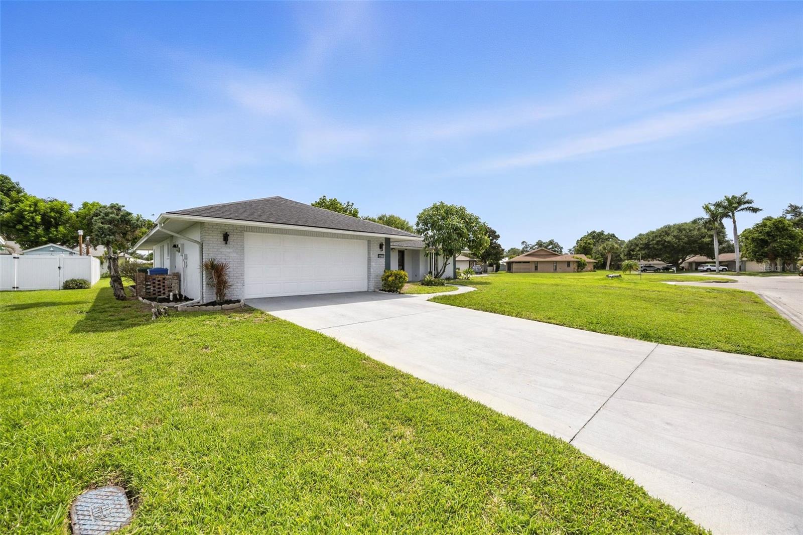 6627 HERITAGE LANE