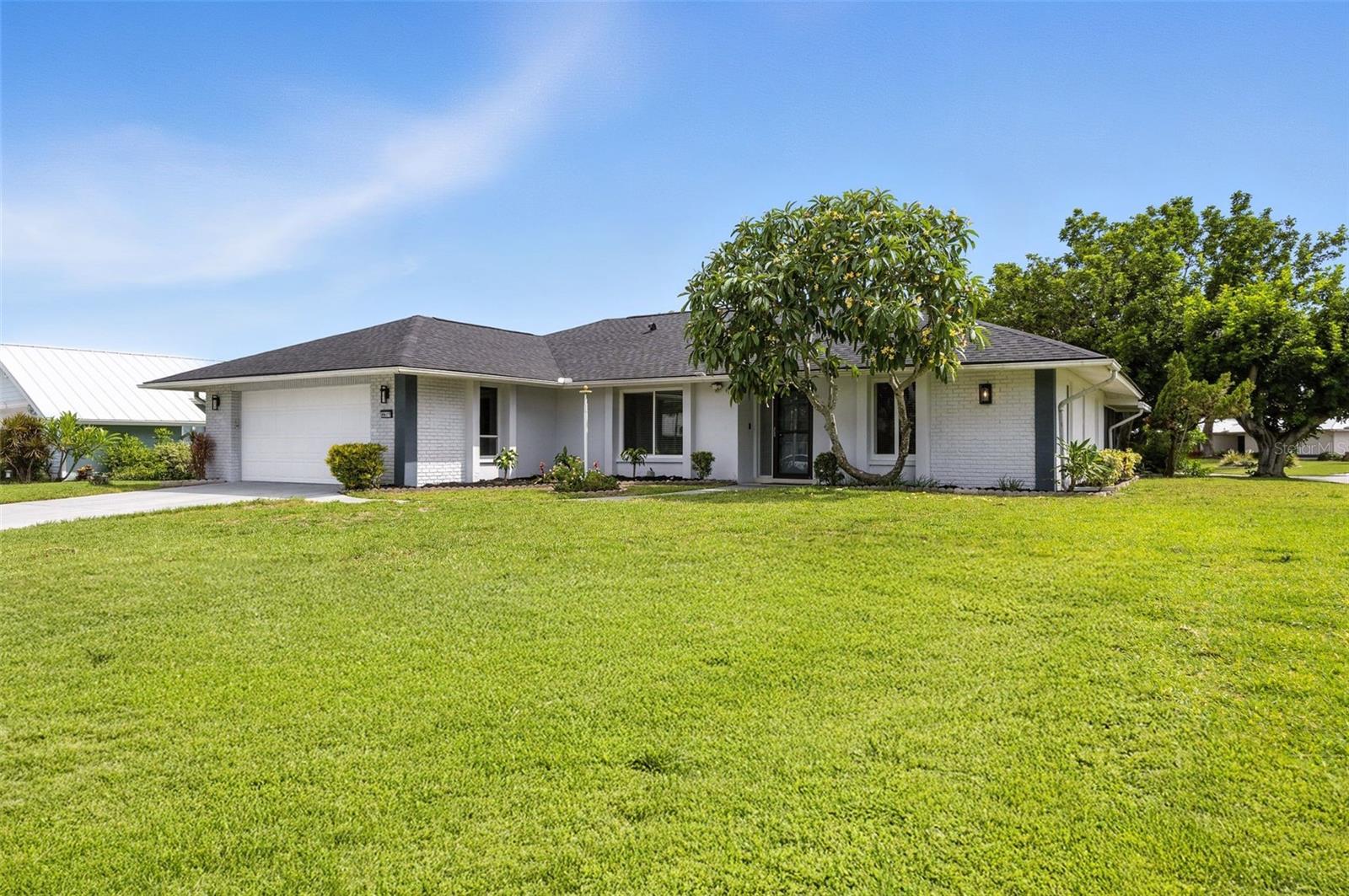 6627 HERITAGE LANE
