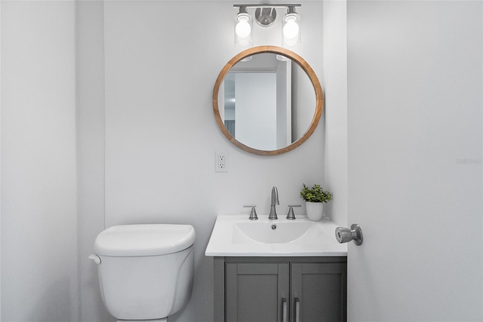 MINNEOLA HILLS - Residential