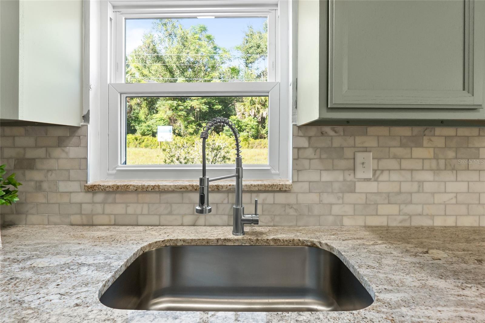 MINNEOLA HILLS - Residential