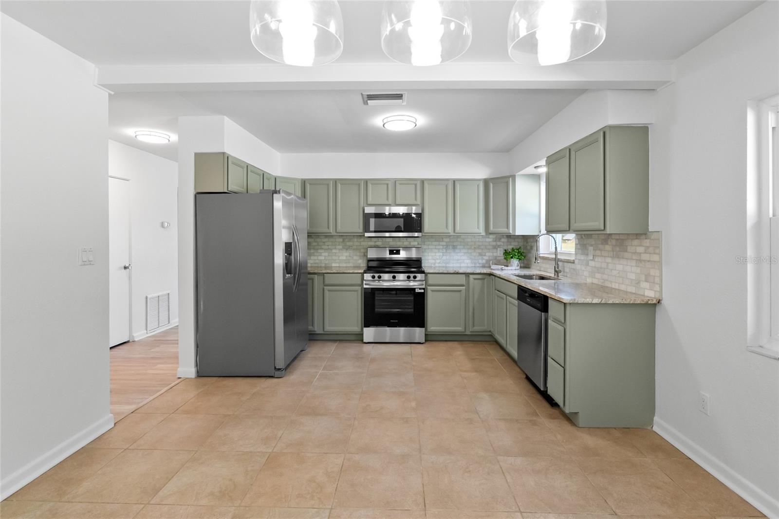 MINNEOLA HILLS - Residential