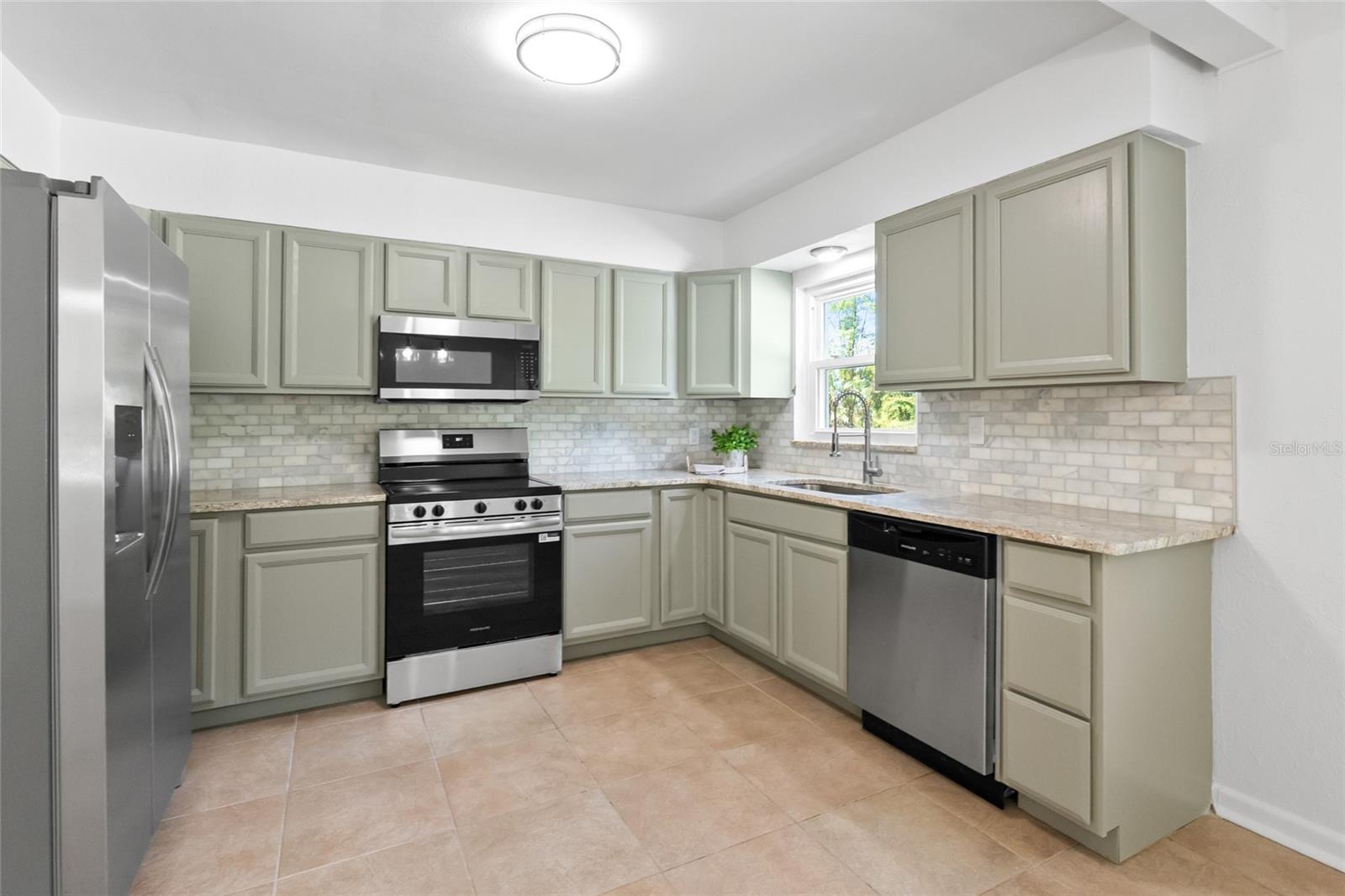 MINNEOLA HILLS - Residential