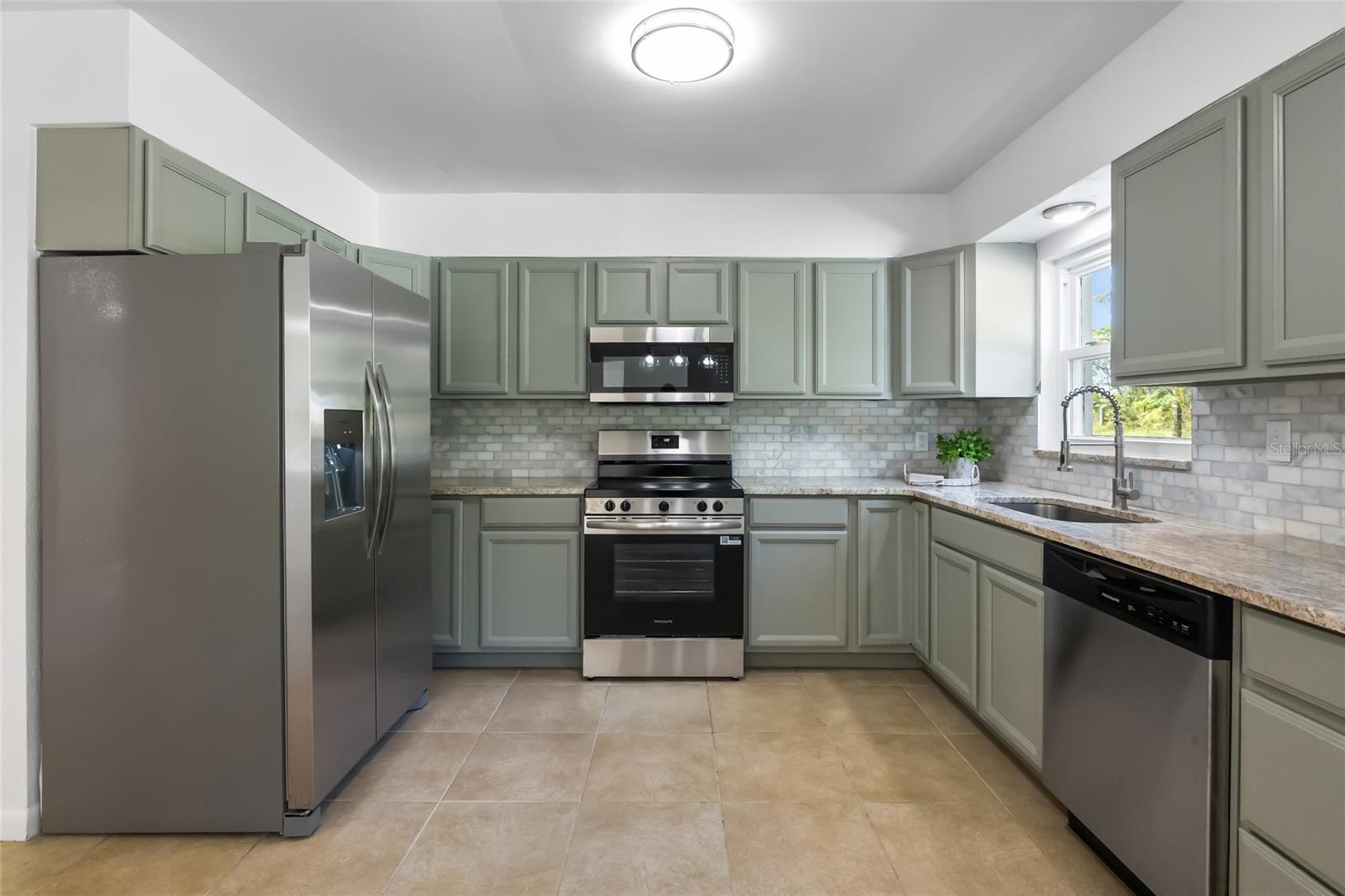 MINNEOLA HILLS - Residential