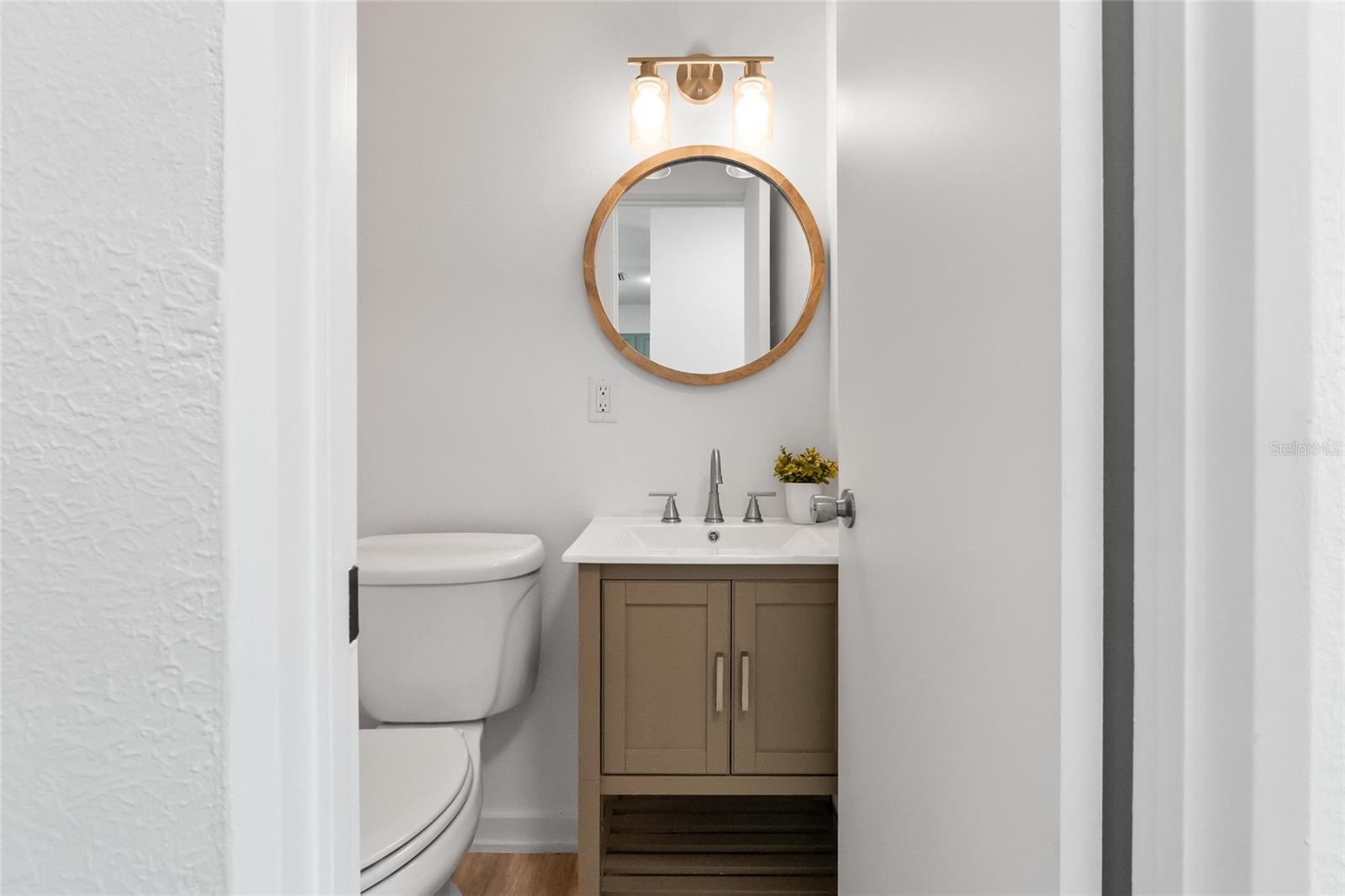 MINNEOLA HILLS - Residential