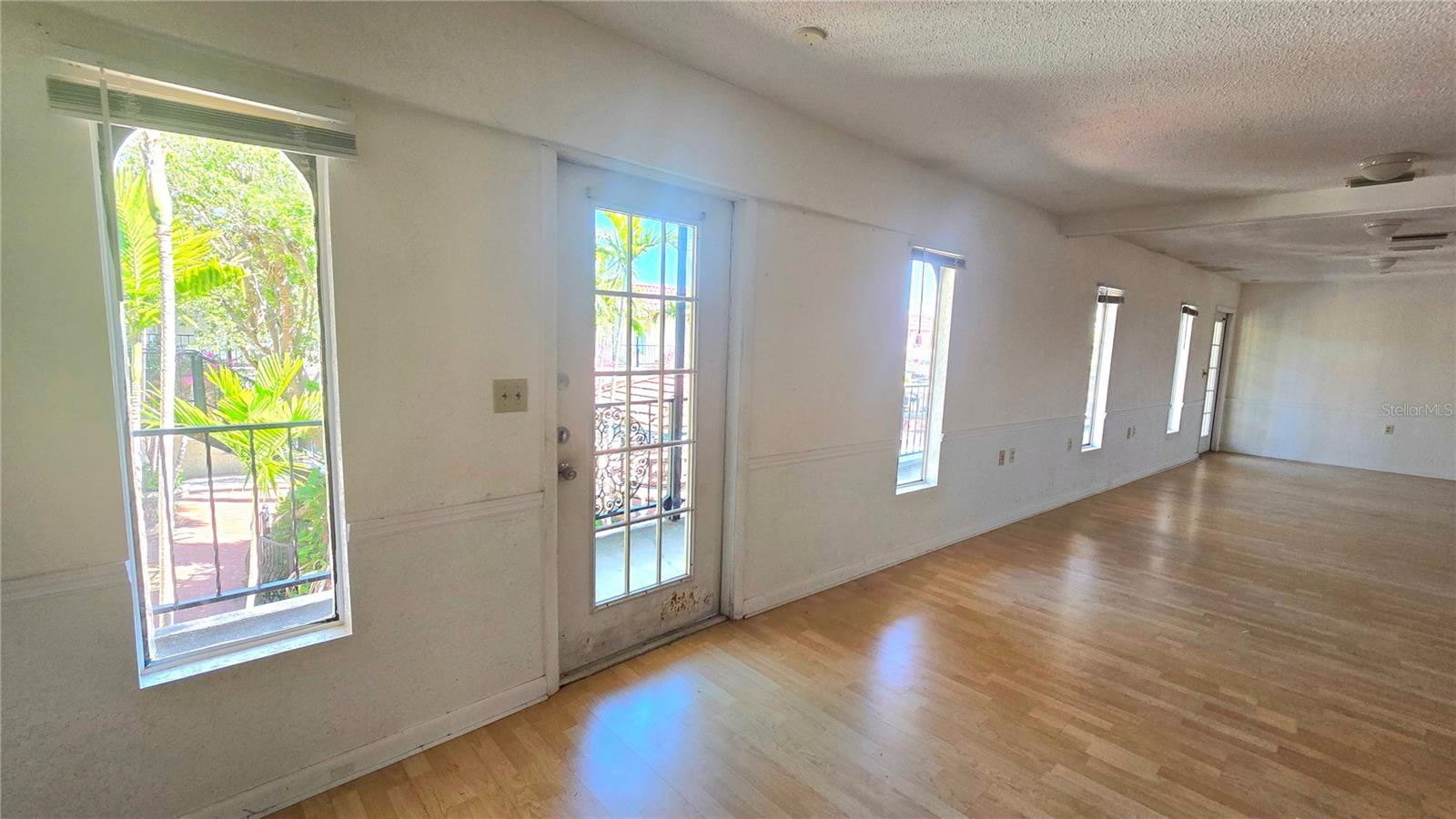 VENICE EDGEWOOD SEC OF - Commercial Lease