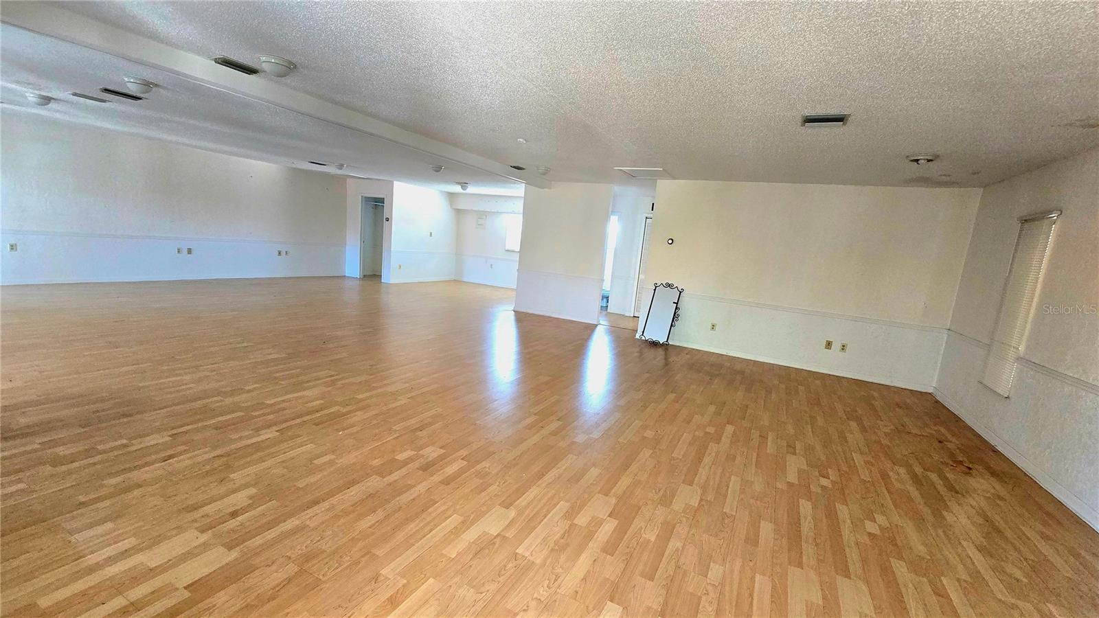 VENICE EDGEWOOD SEC OF - Commercial Lease