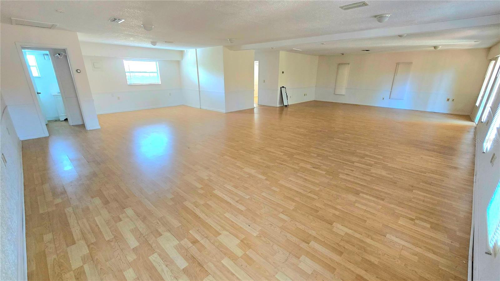 VENICE EDGEWOOD SEC OF - Commercial Lease