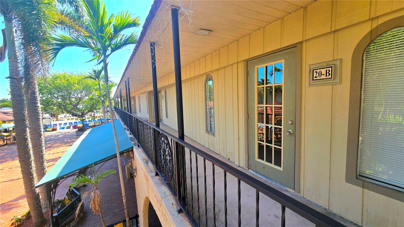 VENICE EDGEWOOD SEC OF - Commercial Lease