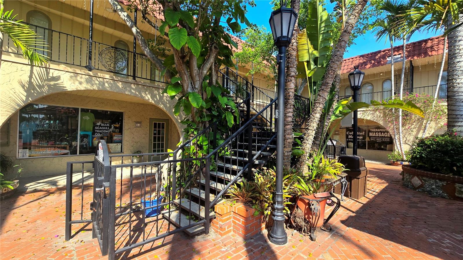 VENICE EDGEWOOD SEC OF - Commercial Lease