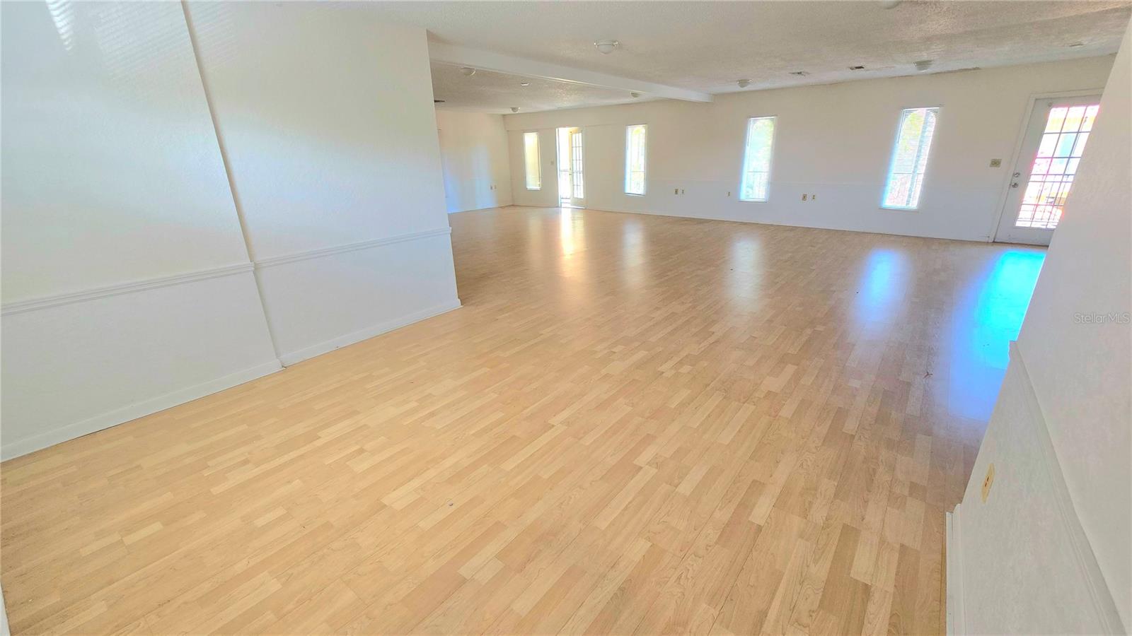 VENICE EDGEWOOD SEC OF - Commercial Lease