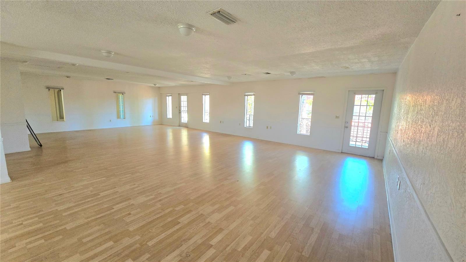 VENICE EDGEWOOD SEC OF - Commercial Lease
