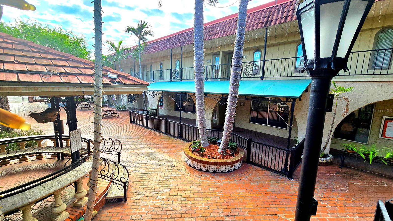 VENICE EDGEWOOD SEC OF - Commercial Lease