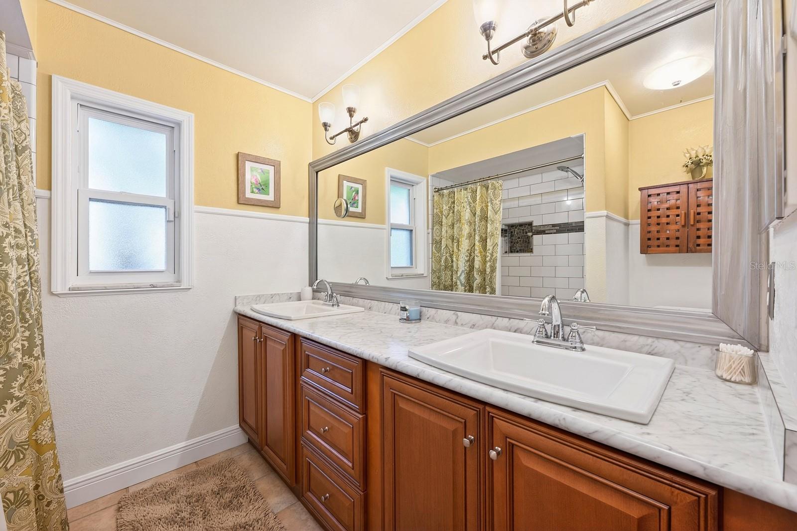 MEAD MANOR UNIT 4 - Residential