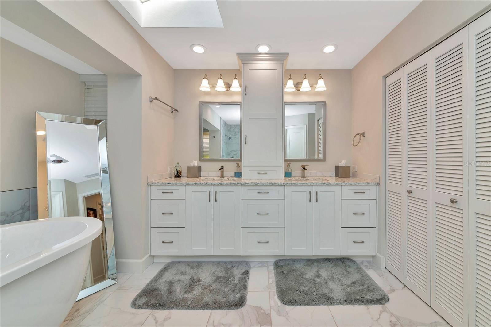 SOUTHBAY YACHT & RACQUET CLUB - Residential