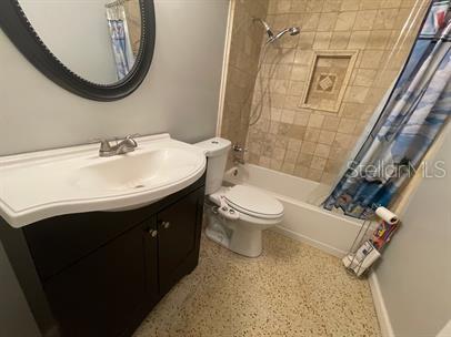 PINE ESTATES - Residential Lease